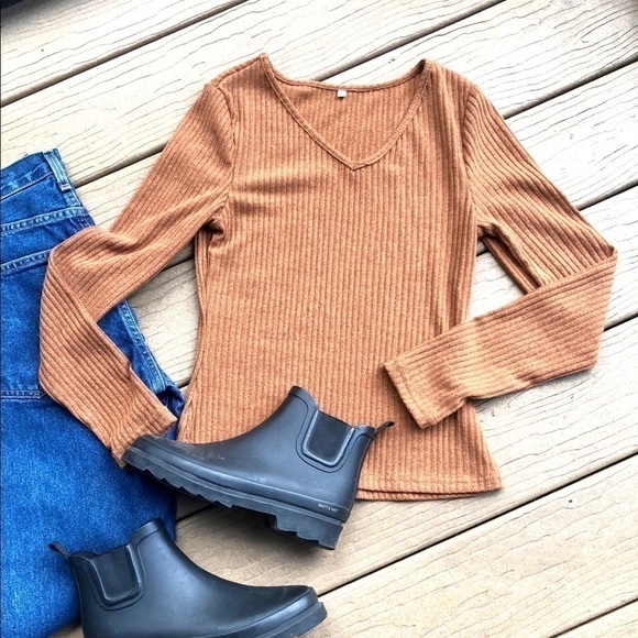 NEW V-neck Ribbed  Skinny long sleeves tee - XS - Picture 2 of 11